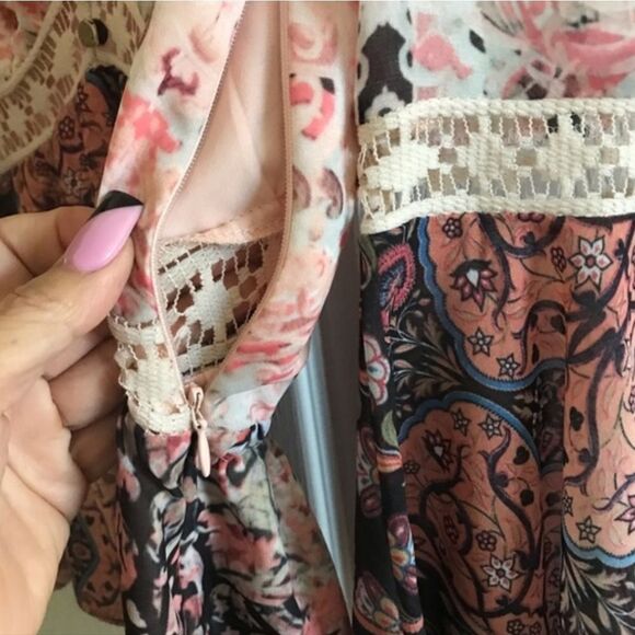 BEBE Blouse - Picture 15 of 16